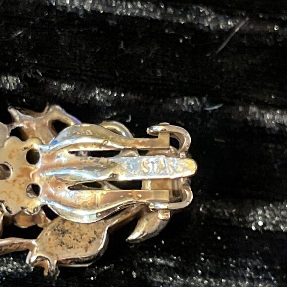 Vtg MCM STAR Brand Elegant Purple AB Crystals Leaf & Vine Clip-on Earrings - Picture 5 of 7